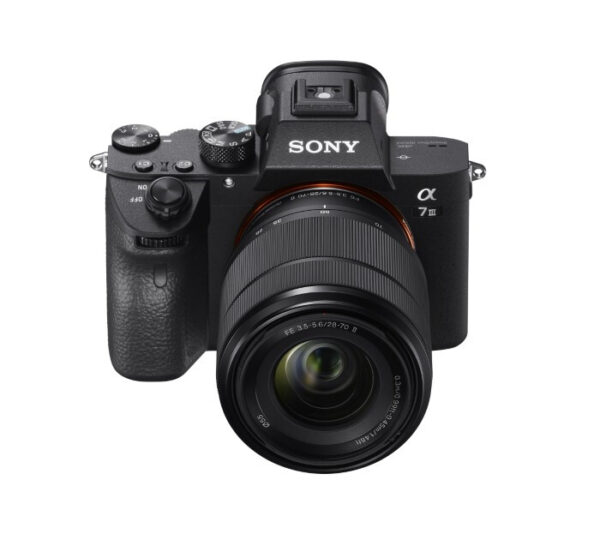 SONY fotoaparat ILCE7M3MB.CEC Alpha 7 III + objektiv z zoomom 28-70mm